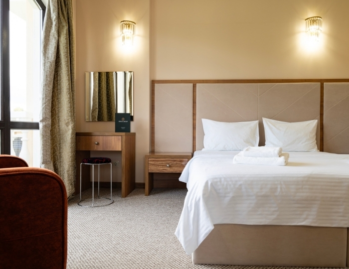 Джуниор 2-местный 2-комнатный джуниор с балконом - Отель Faors / Форс Гудаута